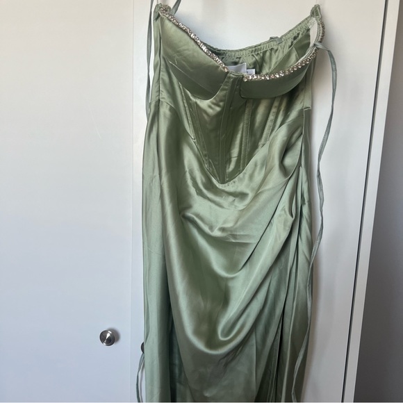 Hello Molly Satin Dress - Picture 4 of 6